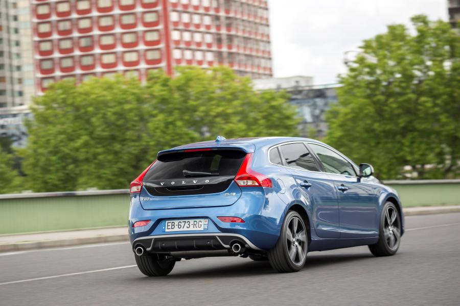  Volvo V40 D4 R-Design 2016 года  (фото 13 из 30)